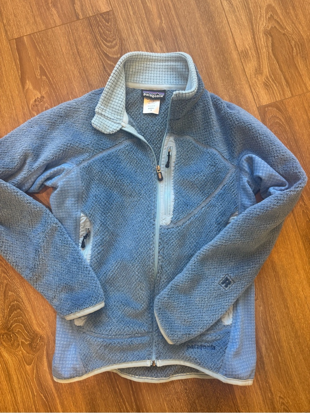 Patagonia vintage women’s R2 fleece lined Jacket small fuzzy full zip light blue